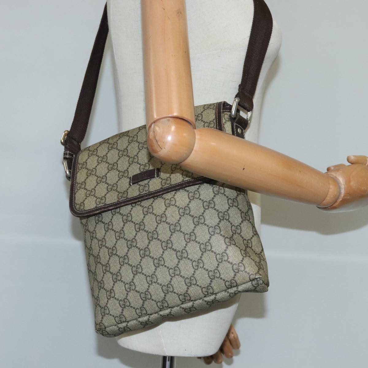 GUCCI GG Supreme Shoulder Bag PVC Leather Beige 223666 Auth ep6680