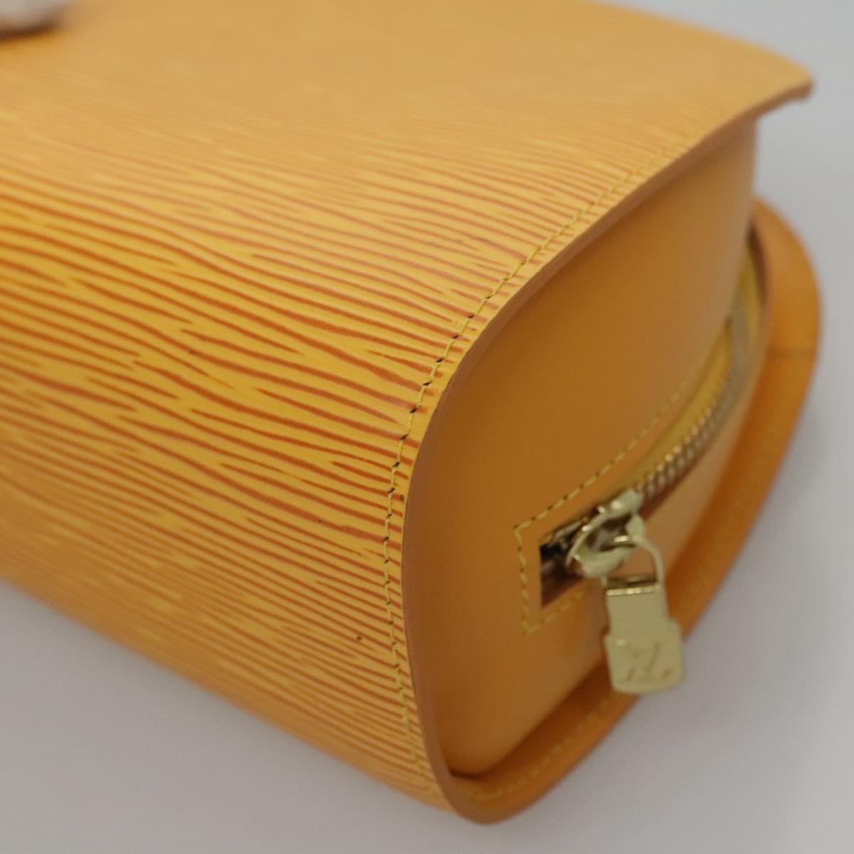 LOUIS VUITTON Epi Dauphine MM Pouch Tassili Yellow LV Auth ep7183