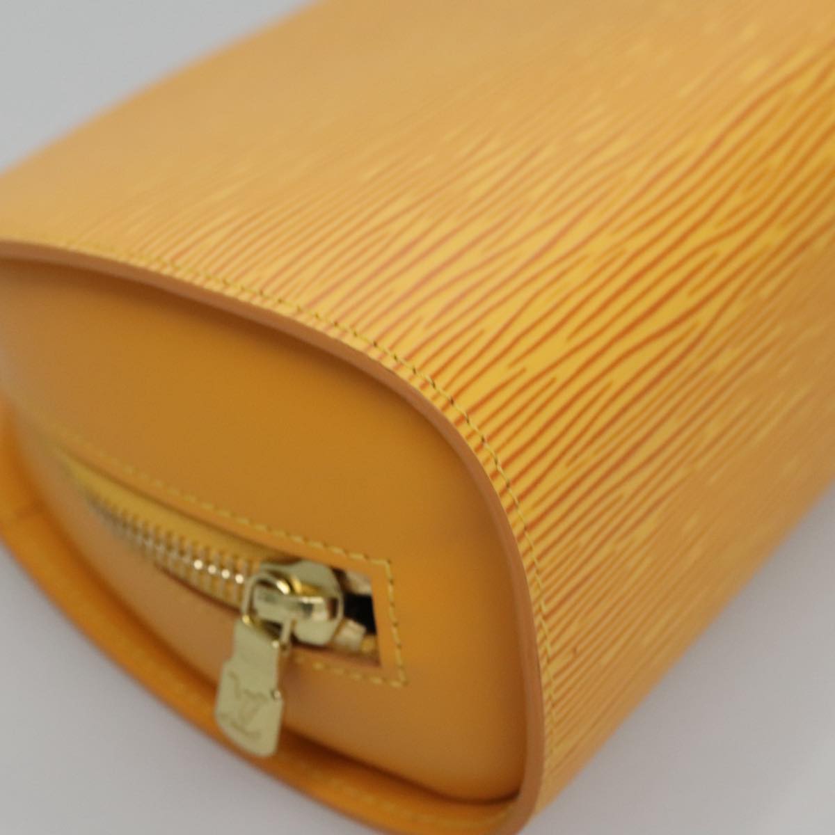 LOUIS VUITTON Epi Dauphine MM Pouch Tassili Yellow LV Auth ep7183