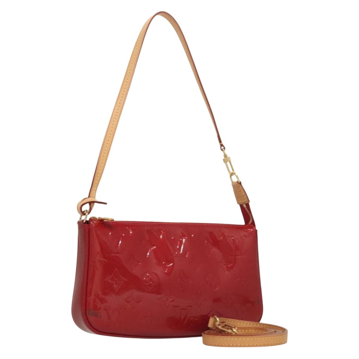 LOUIS VUITTON Vernis Pochette Accessoires Pomme D'amour M91577 LV Auth ep9386
