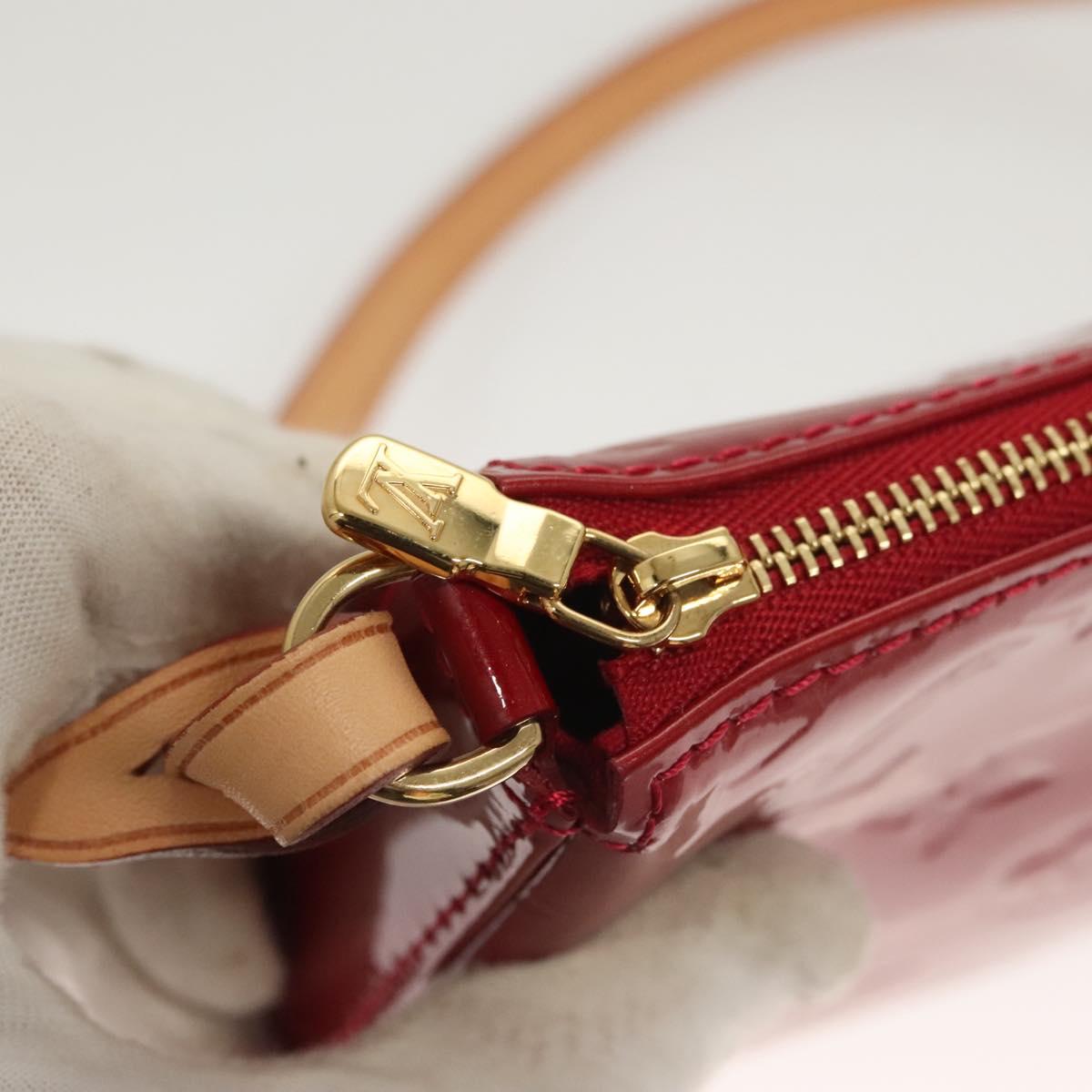 LOUIS VUITTON Vernis Pochette Accessoires Pomme D'amour M91577 LV Auth ep9386