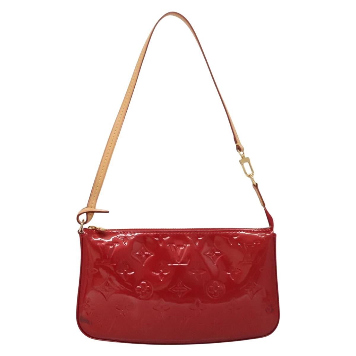 LOUIS VUITTON Vernis Pochette Accessoires Pomme D'amour M91577 LV Auth ep9386