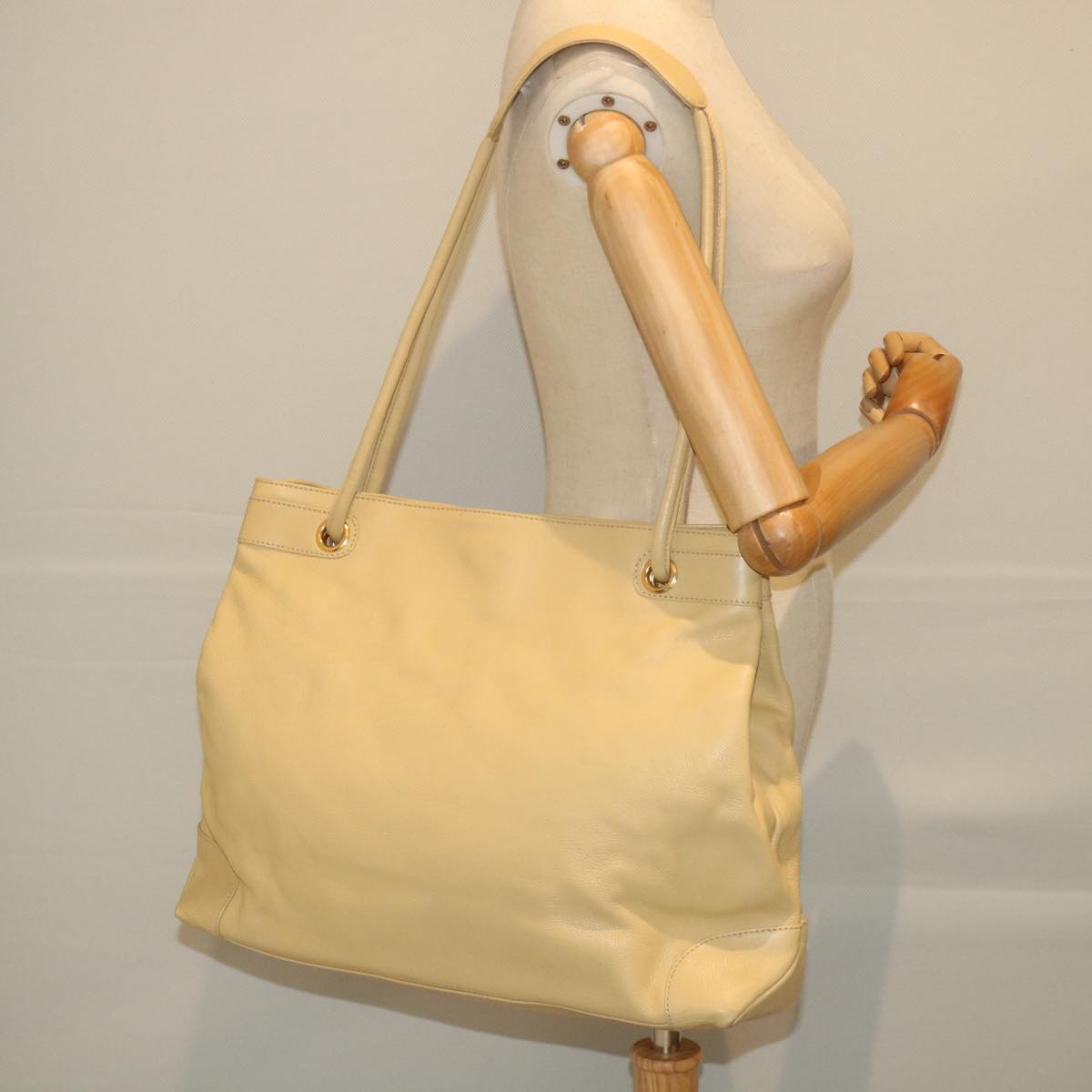 GUCCI Shoulder Bag Leather Beige 002 3754 0301 Auth fm2883