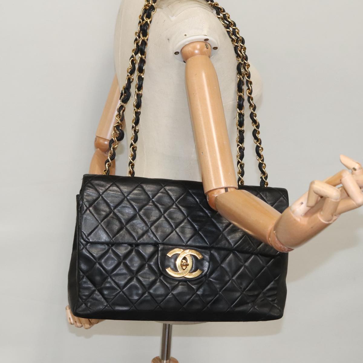 CHANEL Big Matelasse Chain Shoulder Bag Lamb Skin Black Gold CC Auth fm4193