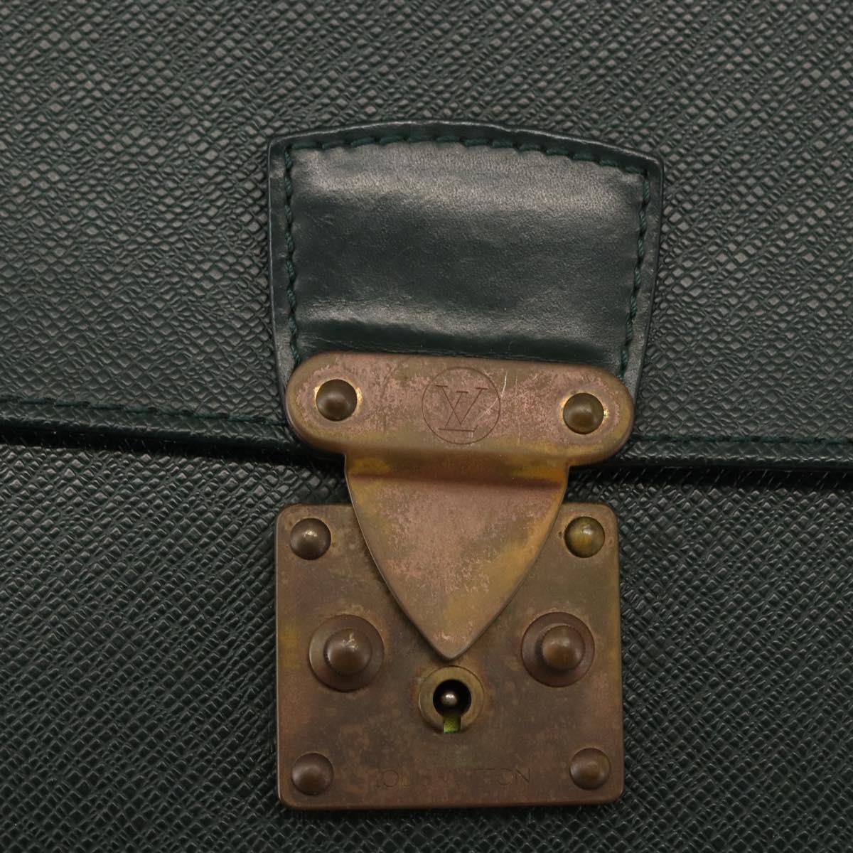 LOUIS VUITTON Taiga Serviette Moskova Business Bag Epicea M30034 LV Auth fm4903