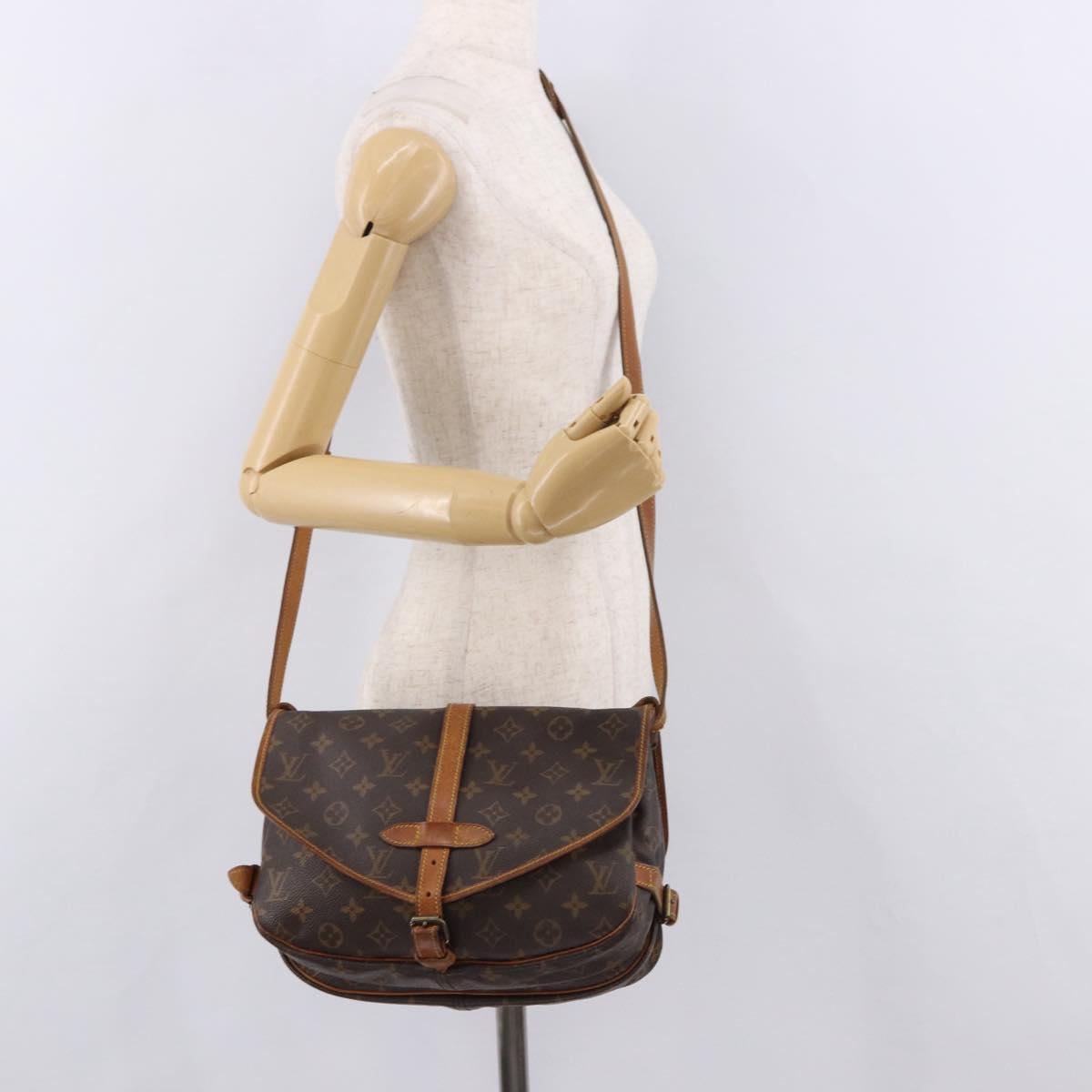 LOUIS VUITTON Monogram Saumur 30 Shoulder Bag M42256 LV Auth fm5380