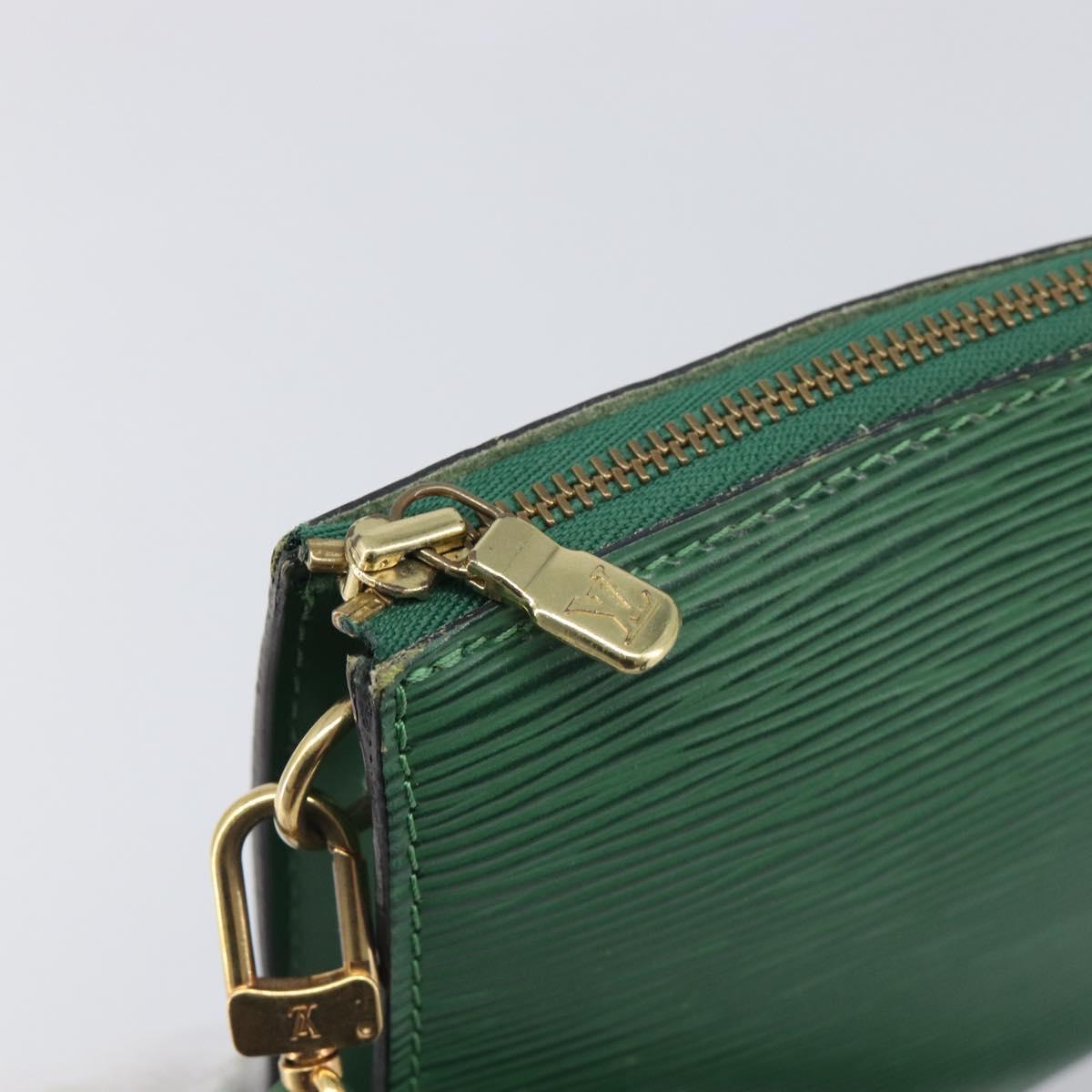 LOUIS VUITTON Epi Pochette Accessoires Pouch Green M52984 LV Auth fm5443