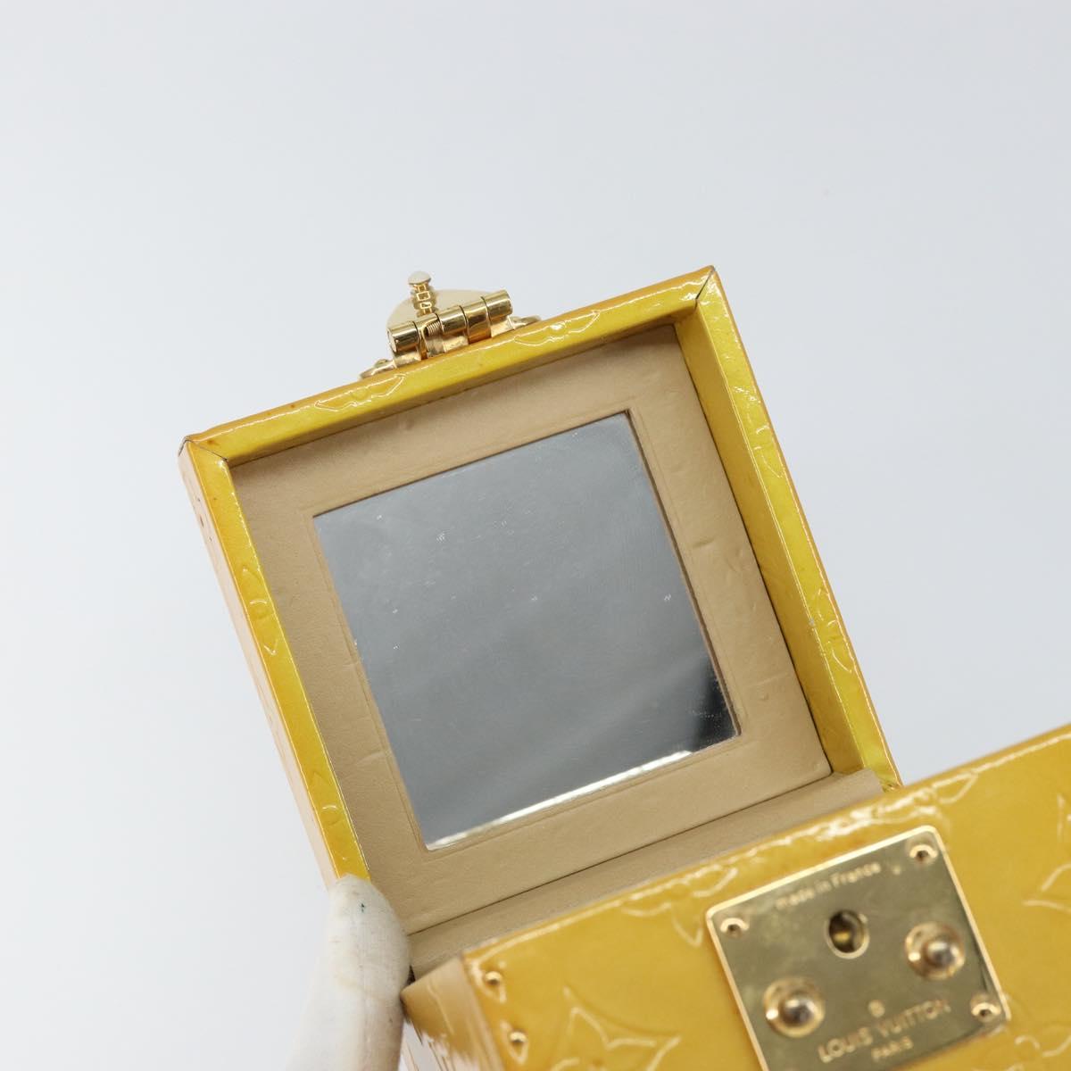 LOUIS VUITTON Monogram Vernis Bleecker Cosmetic Pouch Beige M91002 Auth gh1193