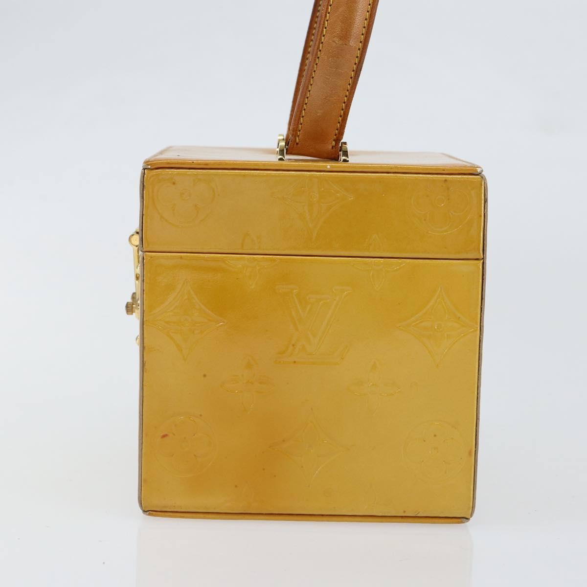 LOUIS VUITTON Monogram Vernis Bleecker Cosmetic Pouch Beige M91002 Auth gh1193