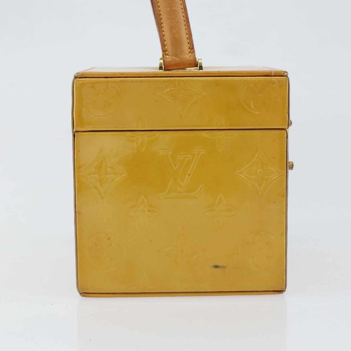 LOUIS VUITTON Monogram Vernis Bleecker Cosmetic Pouch Beige M91002 Auth gh1193