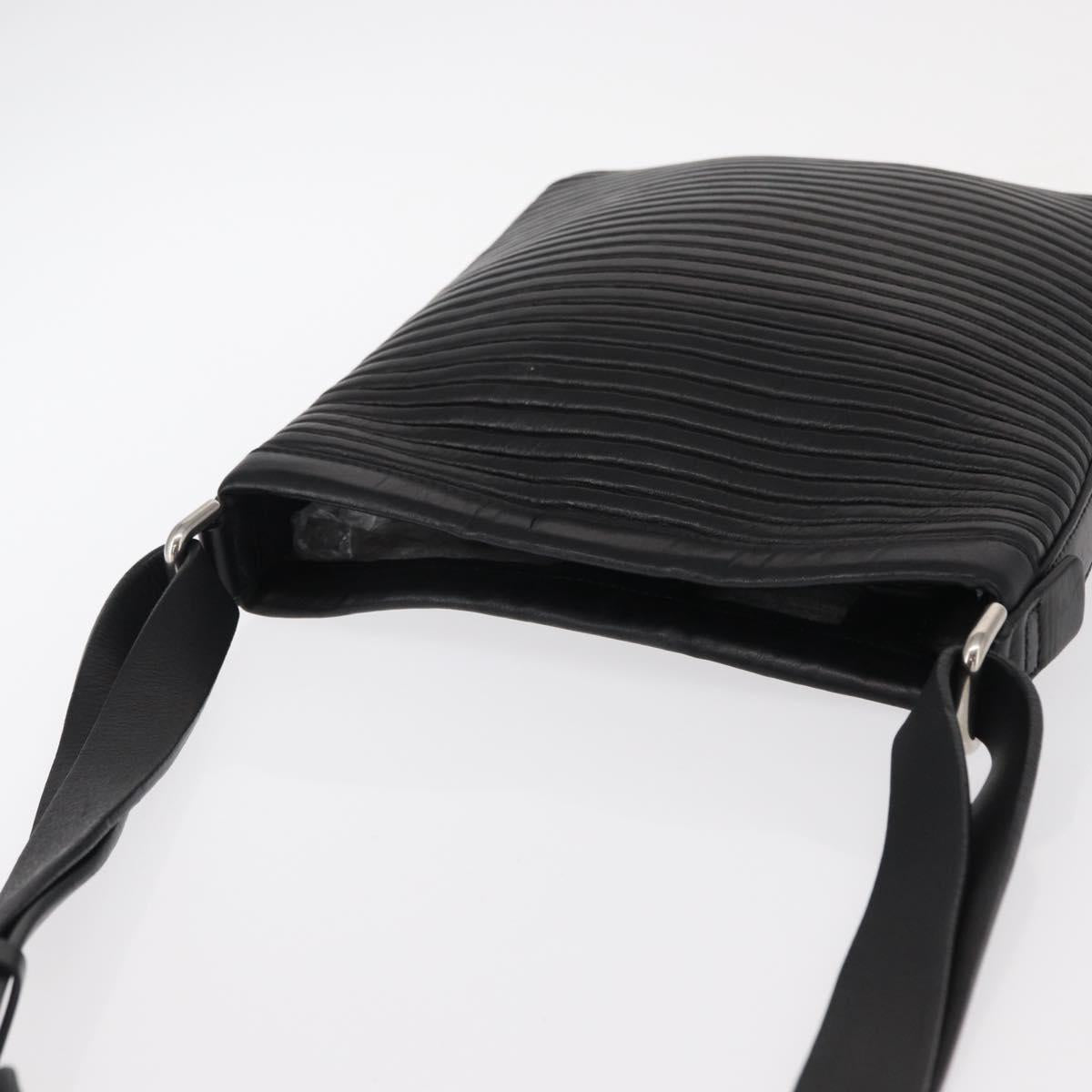 Salvatore Ferragamo Gancini Shoulder Bag Leather Black Silver Auth gh1244