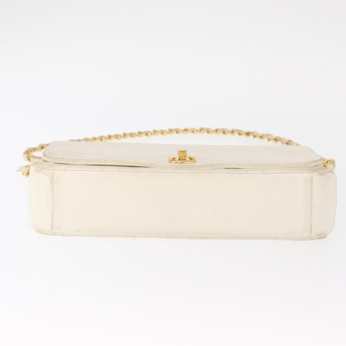 CHANEL Matelasse 25 Chain Shoulder Bag Leather White Gold CC Auth gh1552