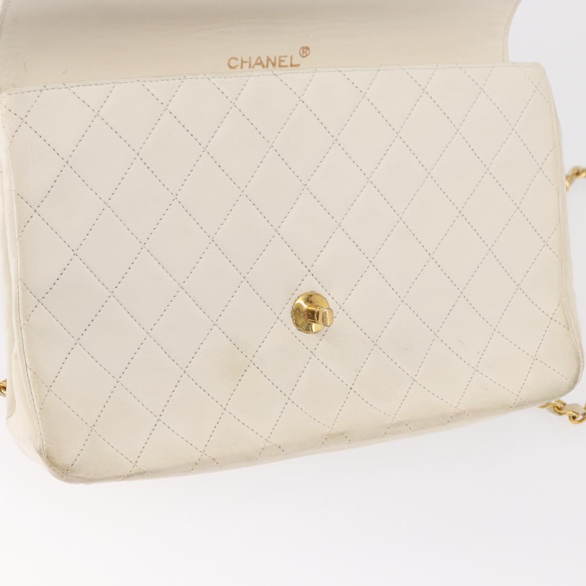CHANEL Matelasse 25 Chain Shoulder Bag Leather White Gold CC Auth gh1552