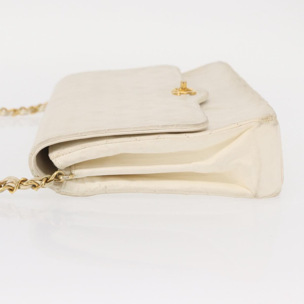 CHANEL Matelasse 25 Chain Shoulder Bag Leather White Gold CC Auth gh1552