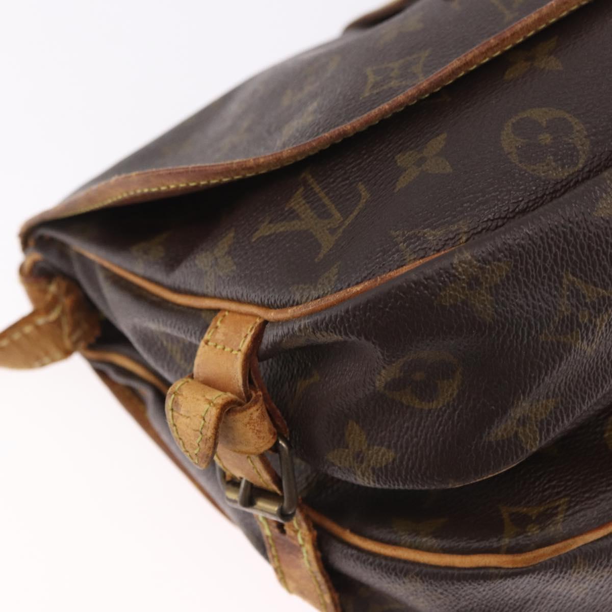 LOUIS VUITTON Monogram Saumur 30 Shoulder Bag M42256 LV Auth gh2120
