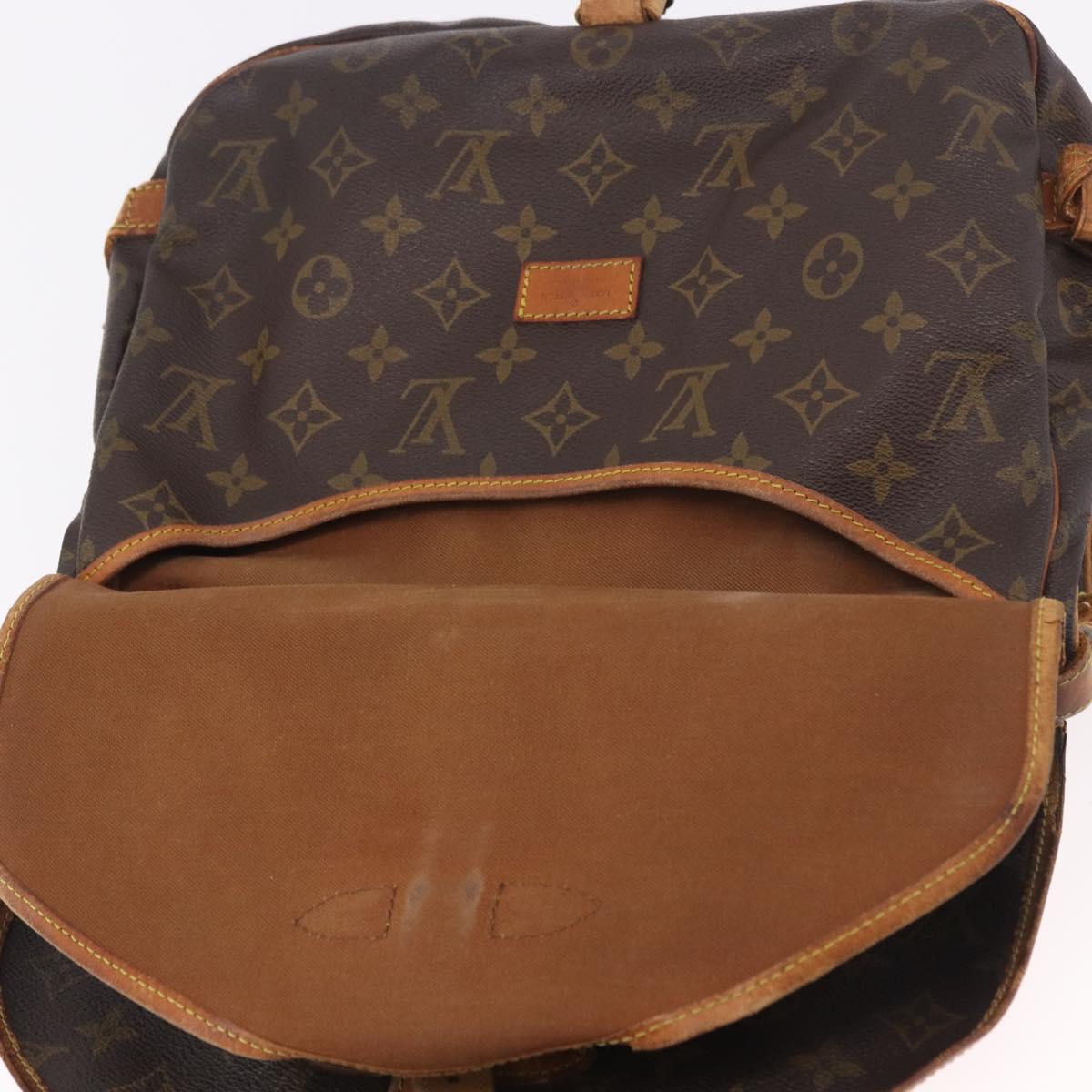 LOUIS VUITTON Monogram Saumur 30 Shoulder Bag M42256 LV Auth gh2120