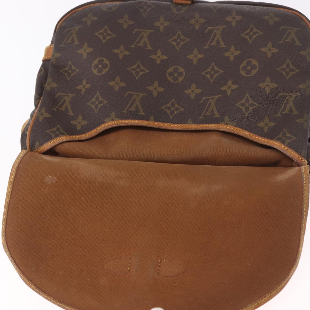 LOUIS VUITTON Monogram Saumur 30 Shoulder Bag M42256 LV Auth gh2120