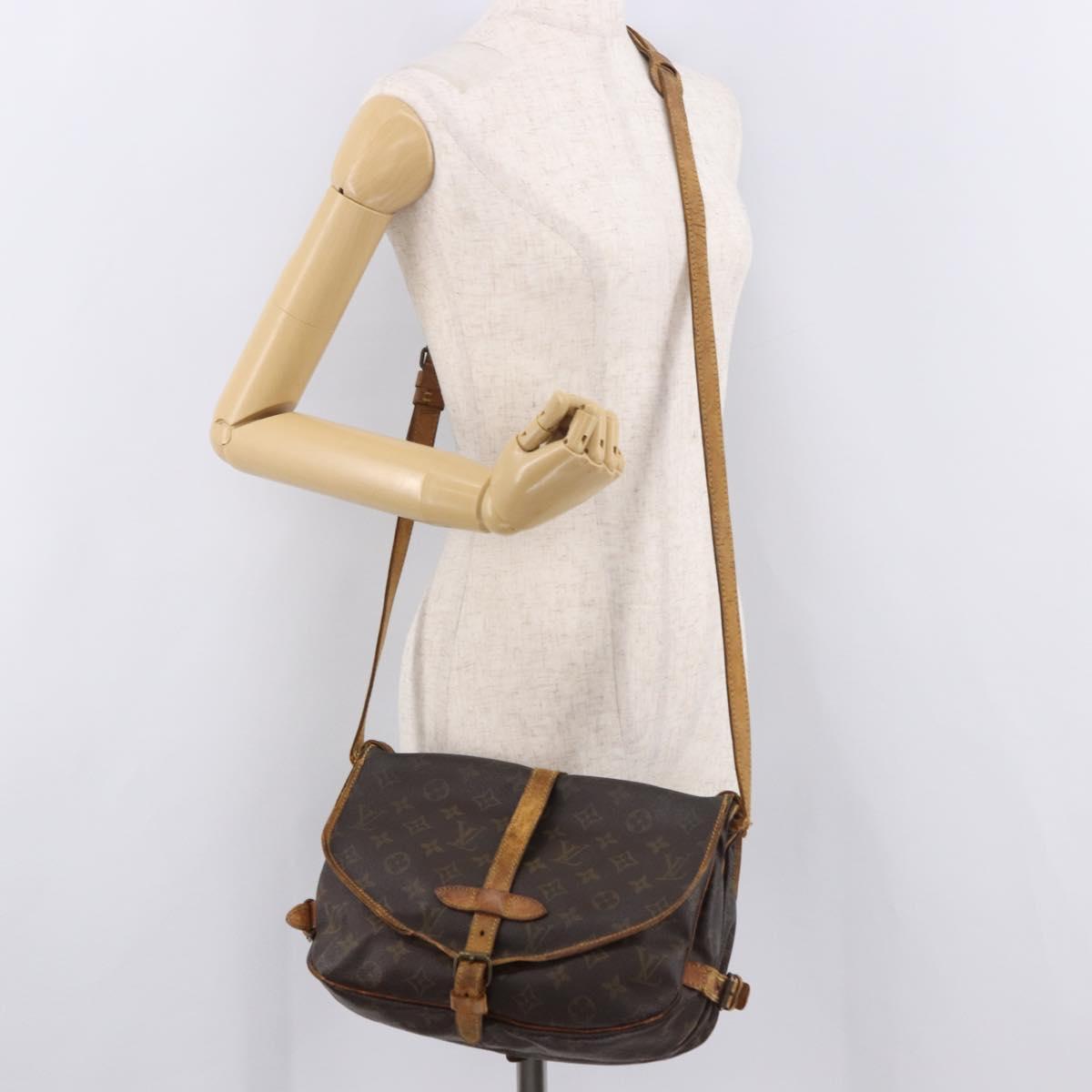 LOUIS VUITTON Monogram Saumur 30 Shoulder Bag M42256 LV Auth gh2120