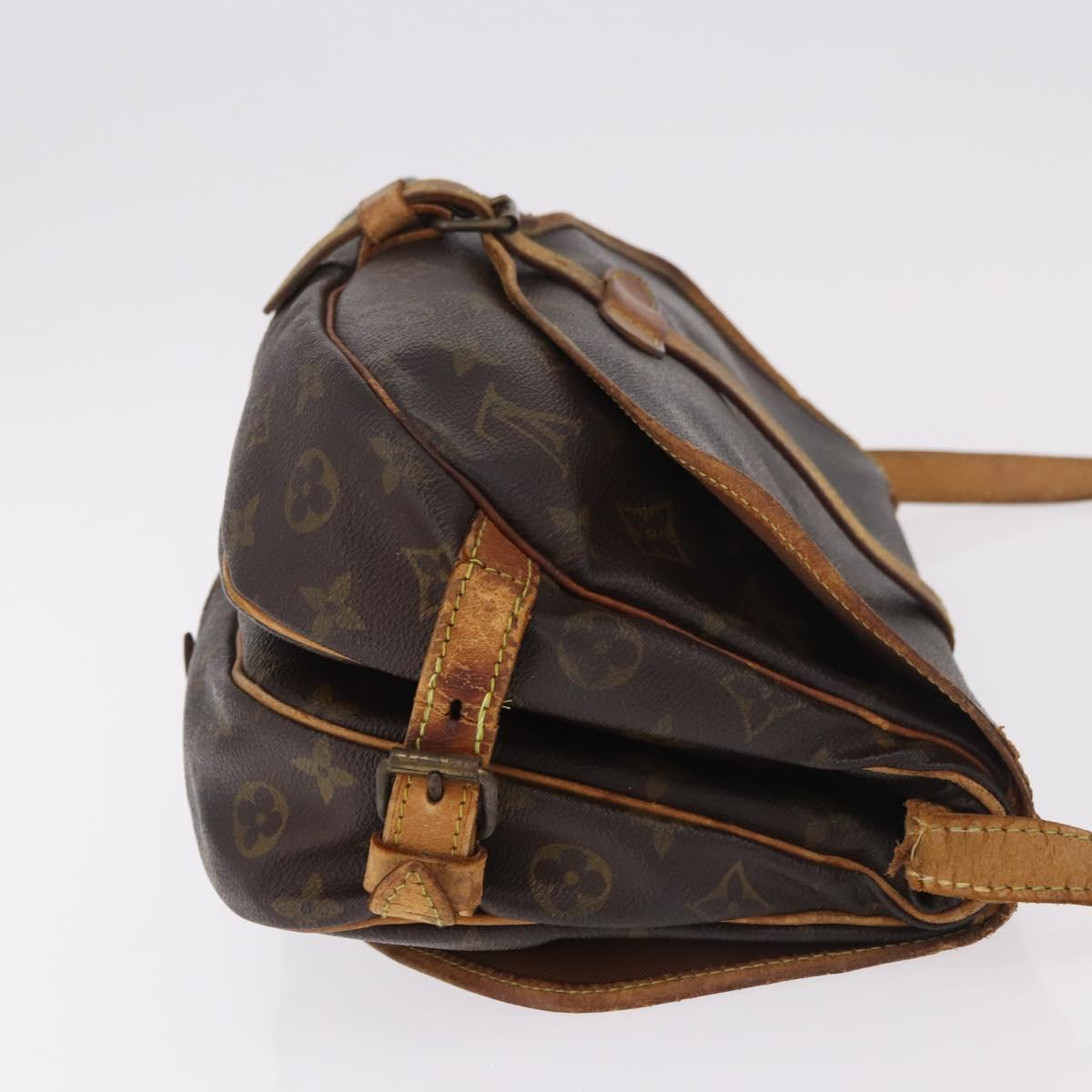 LOUIS VUITTON Monogram Saumur 30 Shoulder Bag M42256 LV Auth gh2120