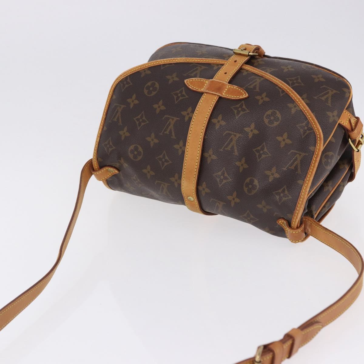 LOUIS VUITTON Monogram Saumur 30 Shoulder Bag M42256 LV Auth gh2291A