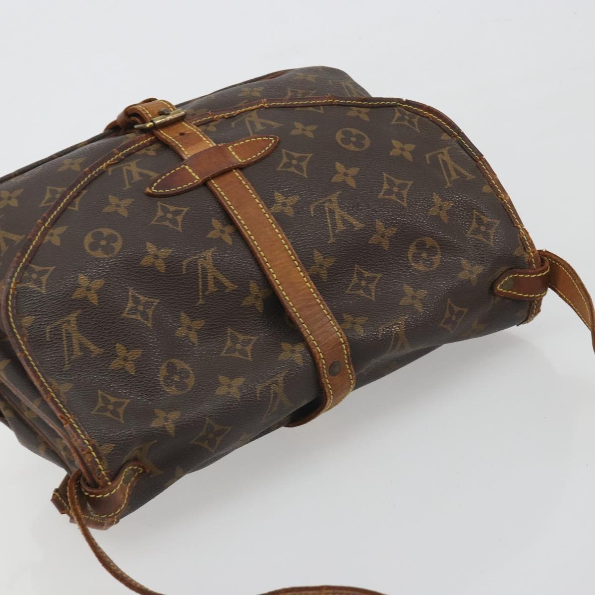 LOUIS VUITTON Monogram Saumur 30 Shoulder Bag M42256 LV Auth gh2324