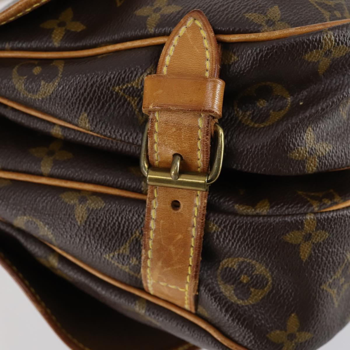 LOUIS VUITTON Monogram Saumur 30 Shoulder Bag M42256 LV Auth gh906