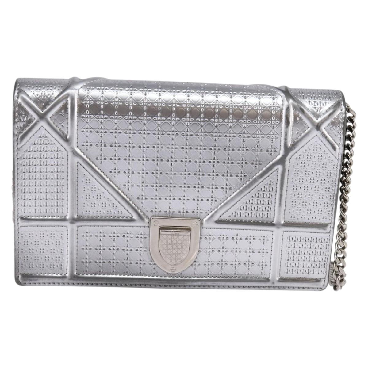 Christian Dior Chain Diorama Shoulder Bag Leather Silver Auth gh990