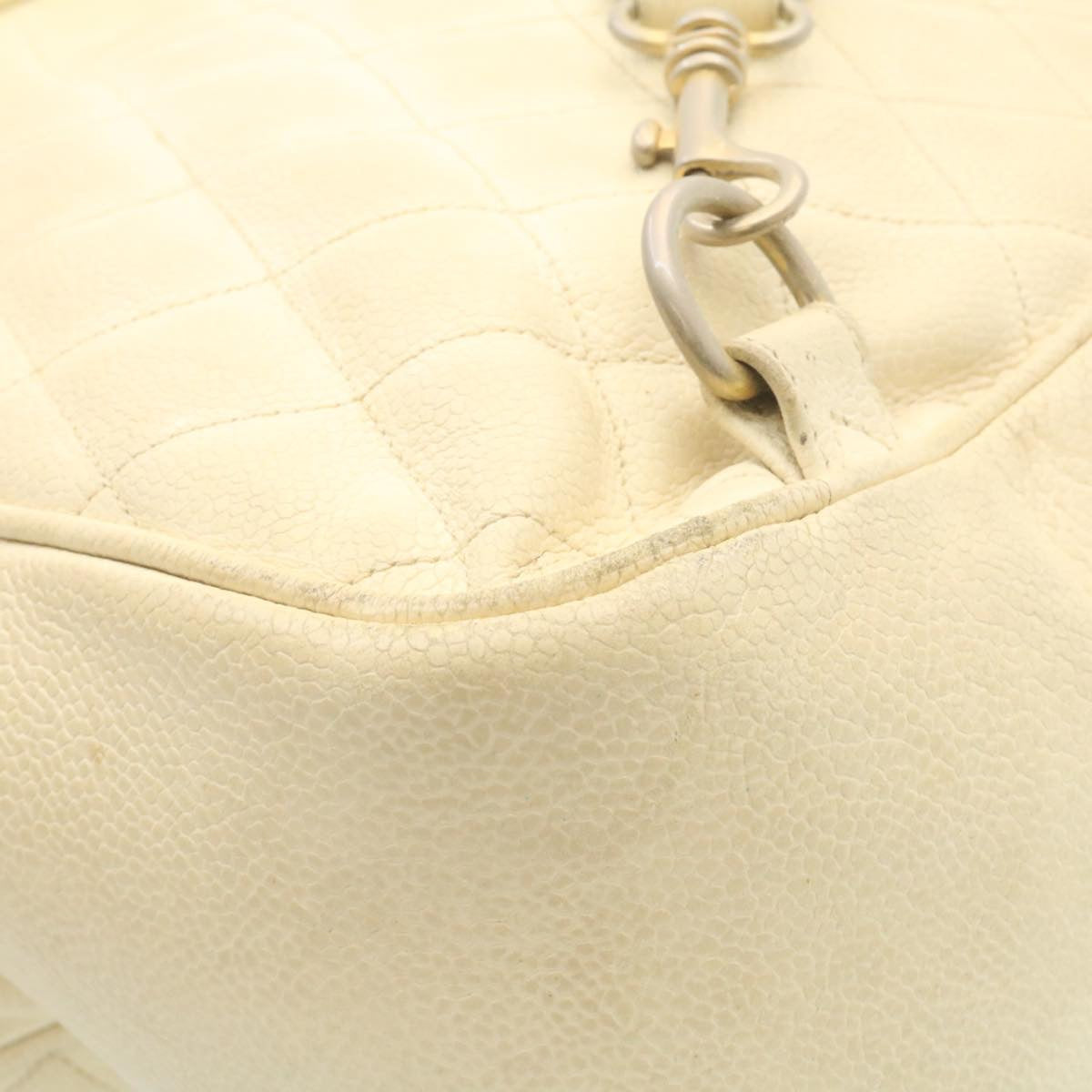 CHANEL Caviar Skin Matelasse Backpack White CC Auth am1922gA