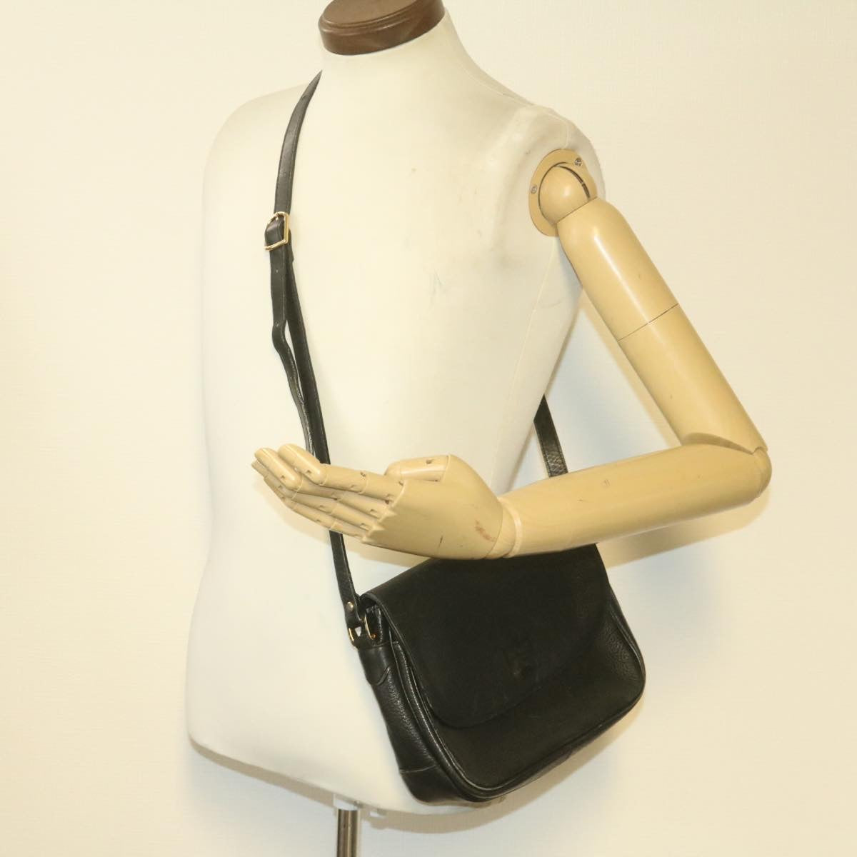 Burberrys Nova Check Shoulder Bag Leather Black Auth am636g