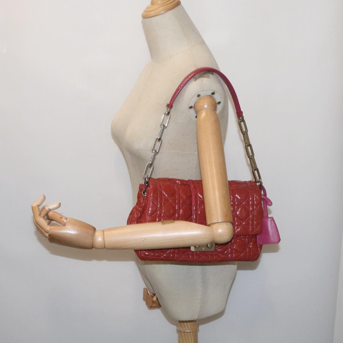 Christian Dior Canage Newlock Shoulder Bag patent Red Auth hk1131