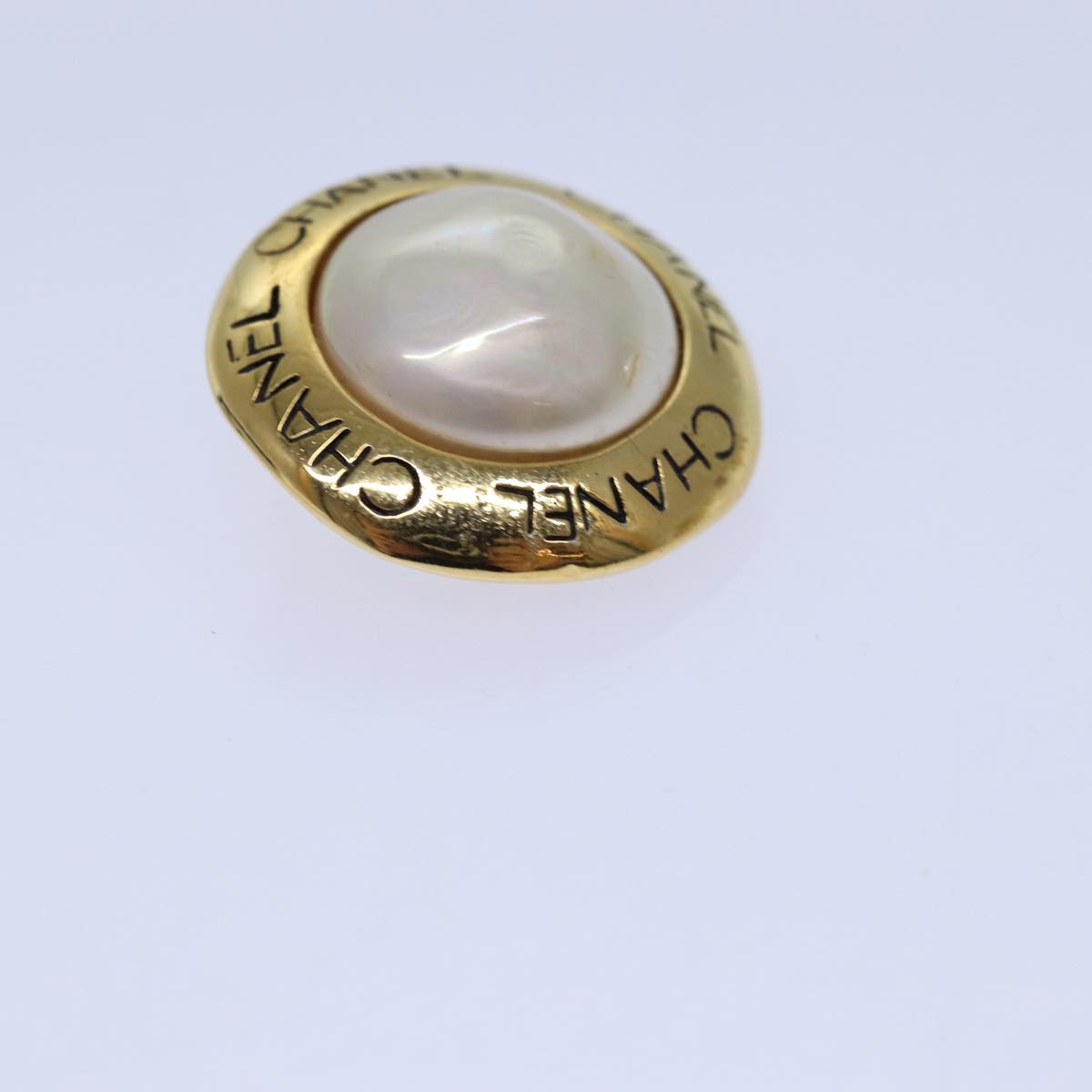 CHANEL Pearl Earring metal Gold CC Auth hk1468