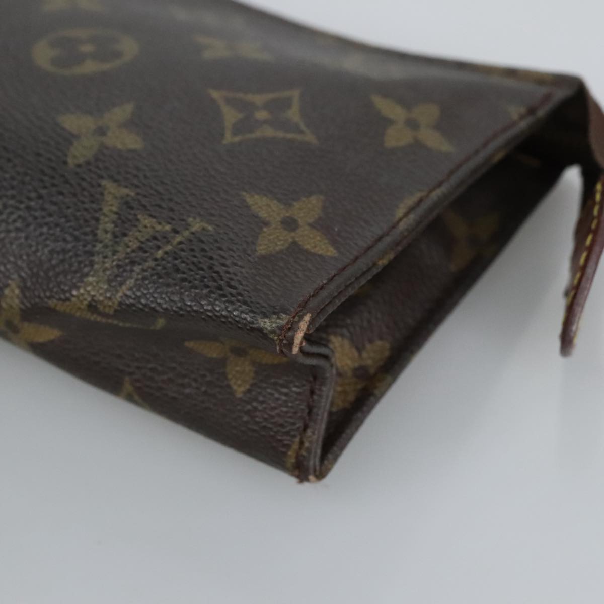 LOUIS VUITTON Monogram Poche Toilette 15 Pouch M47546 LV Auth hk1859