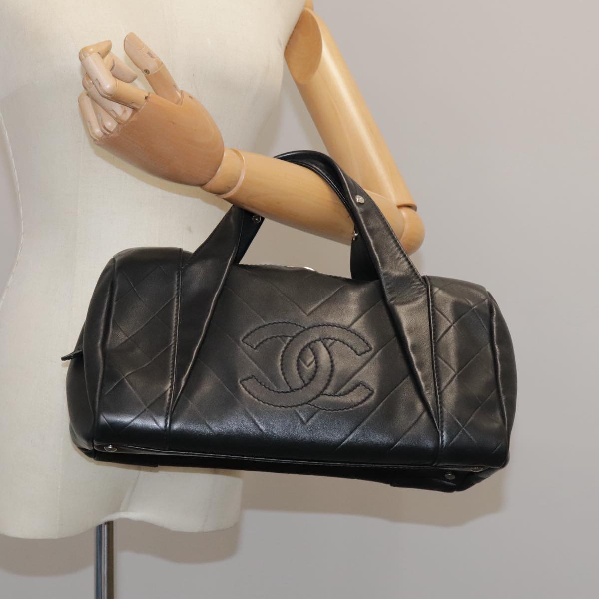 CHANEL V Stitch Hand Bag Leather Black Silver CC Auth hk1897V