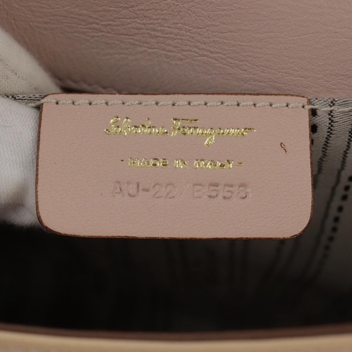 Salvatore Ferragamo Chain Shoulder Bag Enamel Yellow Auth hk1961