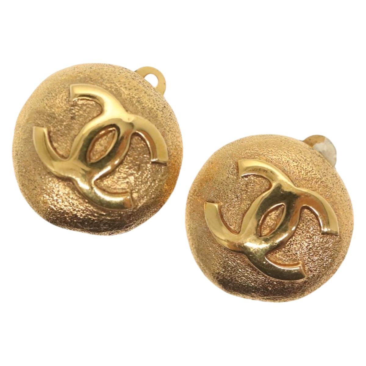 CHANEL Earring Metal Gold CC Auth hk2961