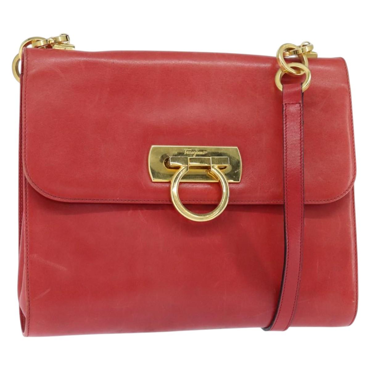 Salvatore Ferragamo Gancini Shoulder Bag Leather Red Gold Auth hk3177