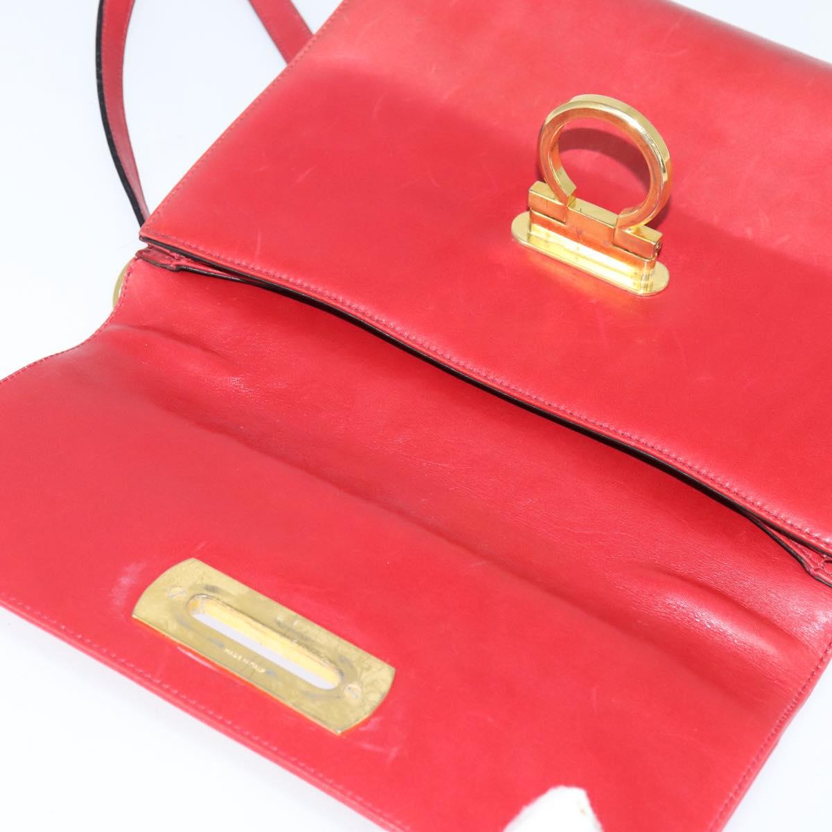 Salvatore Ferragamo Gancini Shoulder Bag Leather Red Gold Auth hk3177