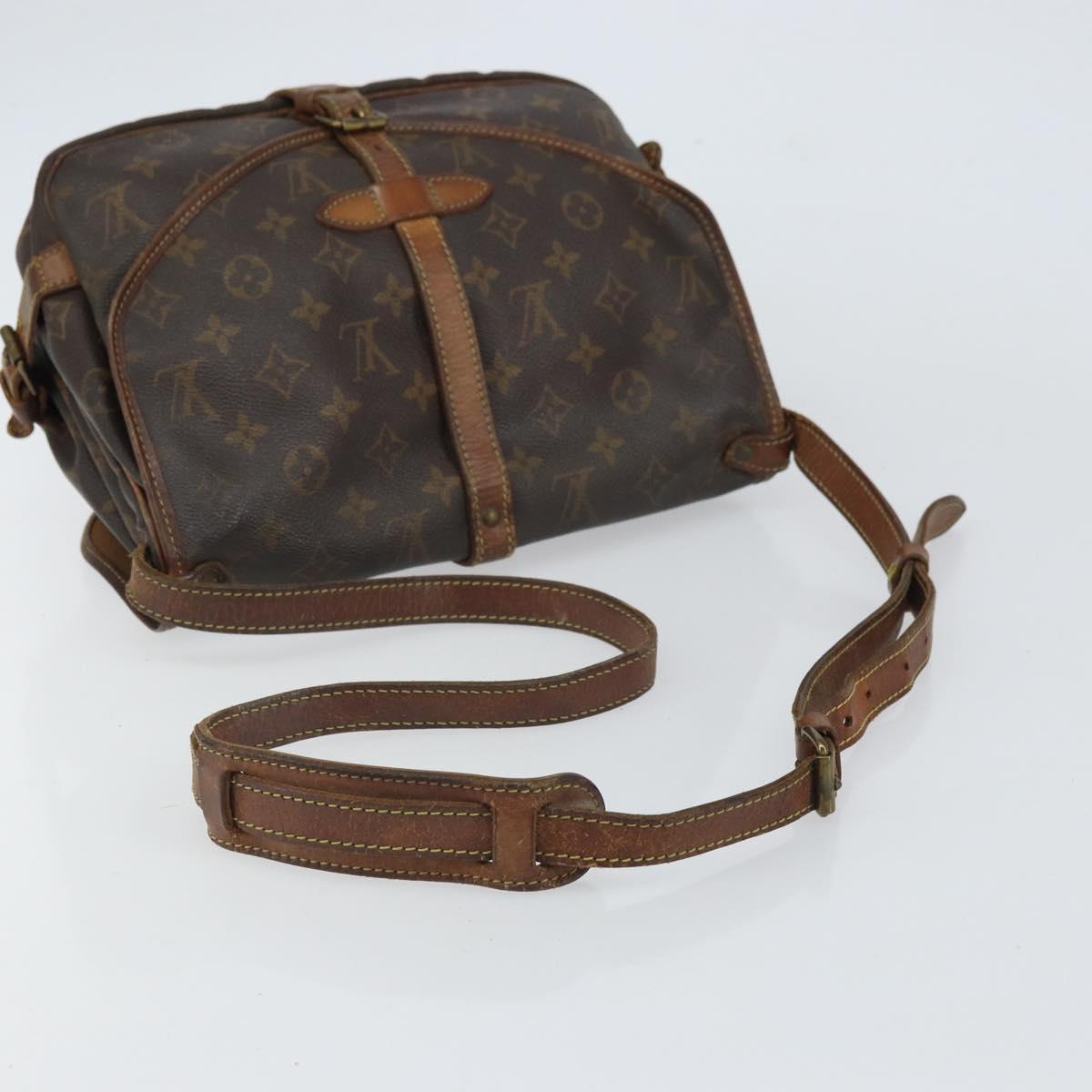 LOUIS VUITTON Monogram Saumur 30 Shoulder Bag M42256 LV Auth hk3284