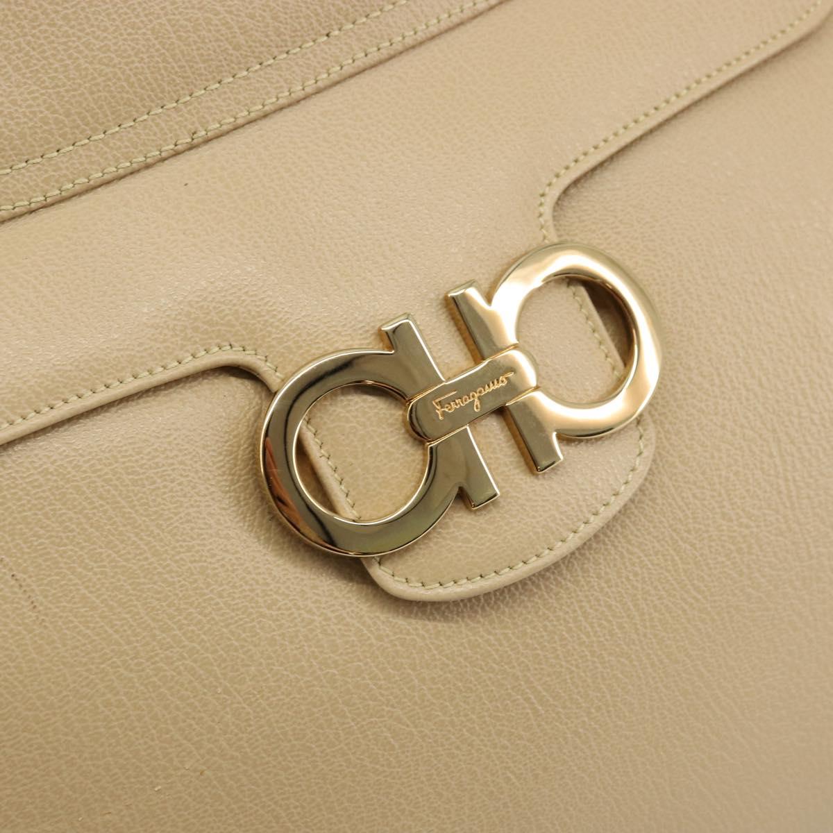 Salvatore Ferragamo Gancini Tote Bag Leather Beige Gold Auth hk3707