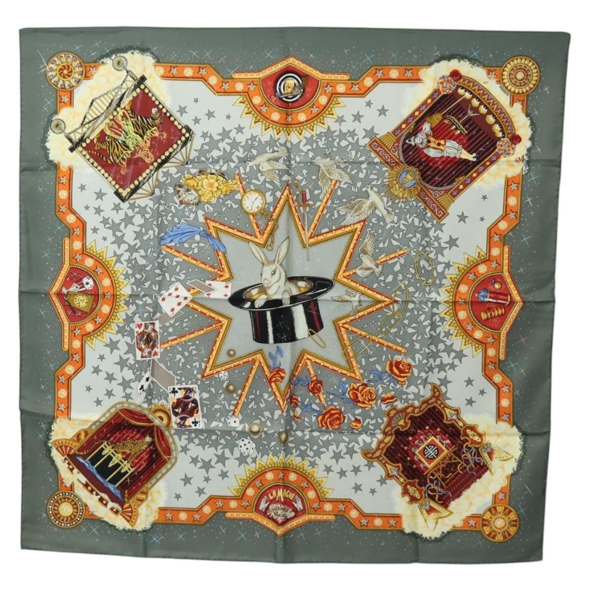 HERMES Carre 90 Scarf ”La Magie"" Silk Gray Auth hk3928M