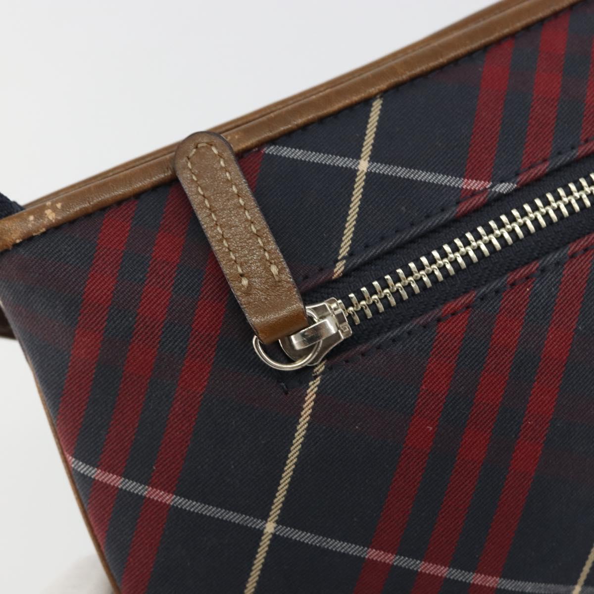 BURBERRY Nova Check Blue Label Hand Pouch Canvas Navy Silver Auth hk3935A