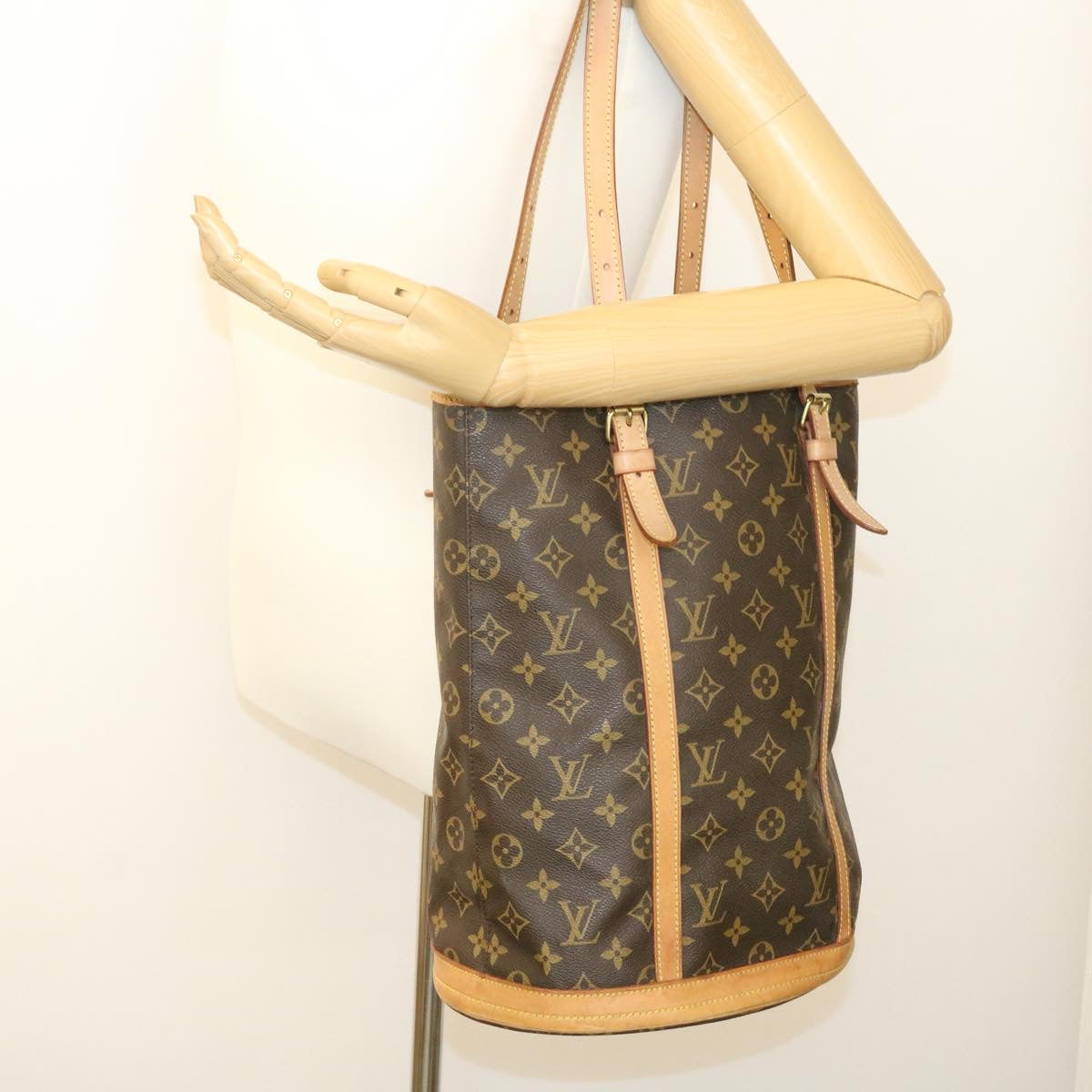 LOUIS VUITTON Monogram Bucket GM Shoulder Bag M42236 LV Auth hs011