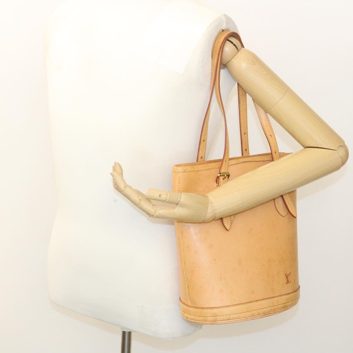 LOUIS VUITTON Nomad Bucket PM Shoulder Bag Beige M85001 LV Auth hs790