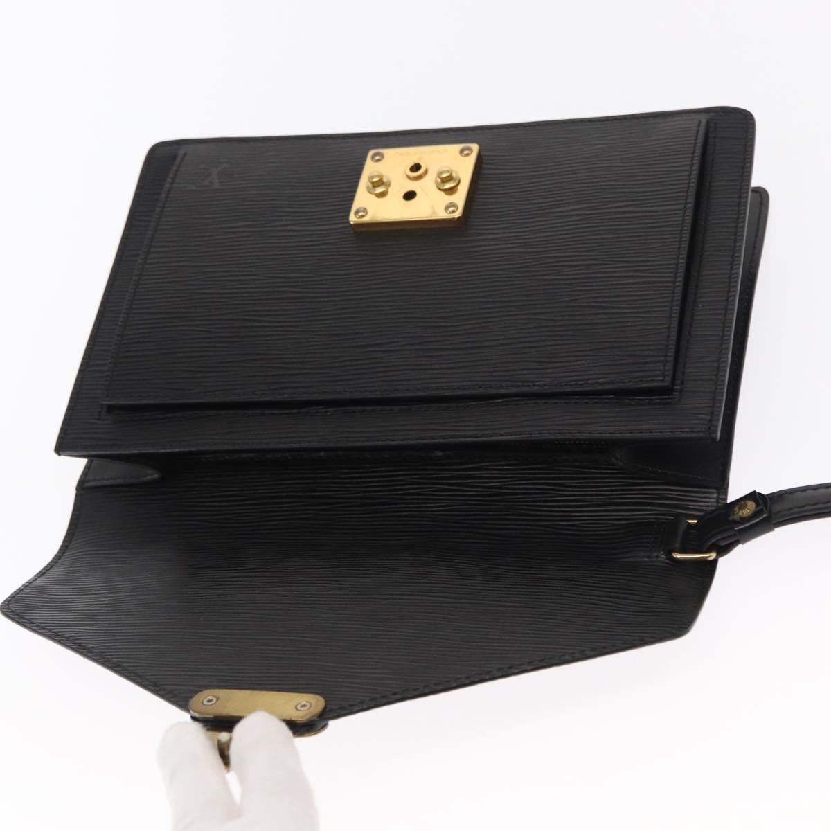 LOUIS VUITTON Epi Serie Dragonne Clutch Bag Black Noir M52612 LV Auth ka1030