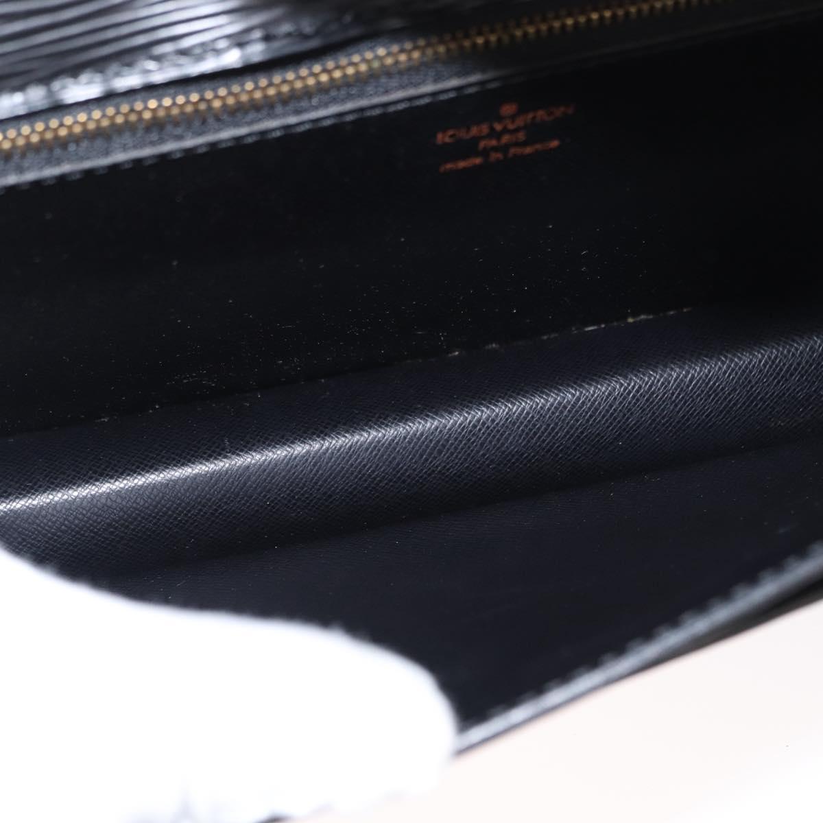 LOUIS VUITTON Epi Serie Dragonne Clutch Bag Black Noir M52612 LV Auth ka1030