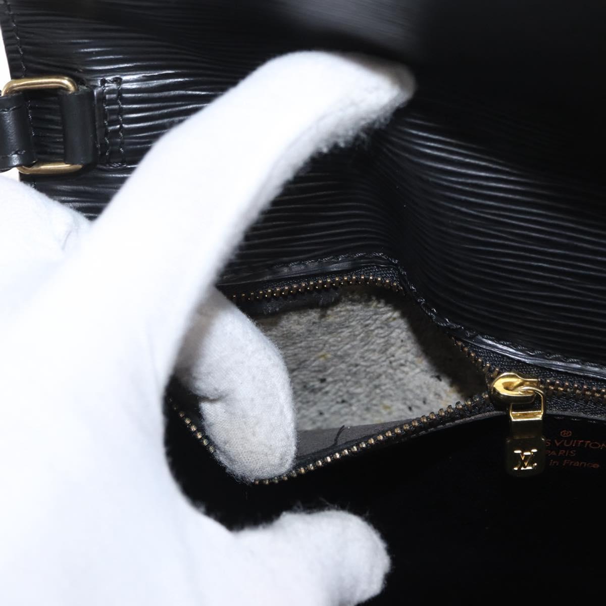 LOUIS VUITTON Epi Serie Dragonne Clutch Bag Black Noir M52612 LV Auth ka1030