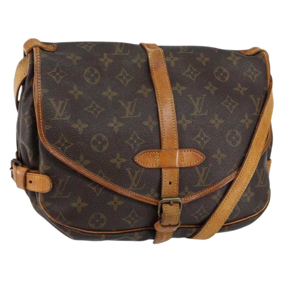 LOUIS VUITTON Monogram Saumur 30 Shoulder Bag M42256 LV Auth ka110