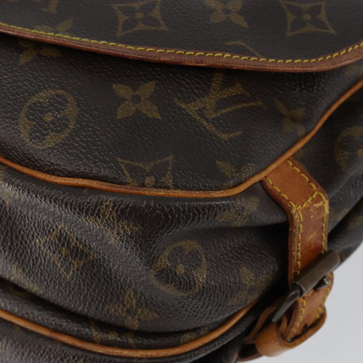 LOUIS VUITTON Monogram Saumur 30 Shoulder Bag M42256 LV Auth ka110