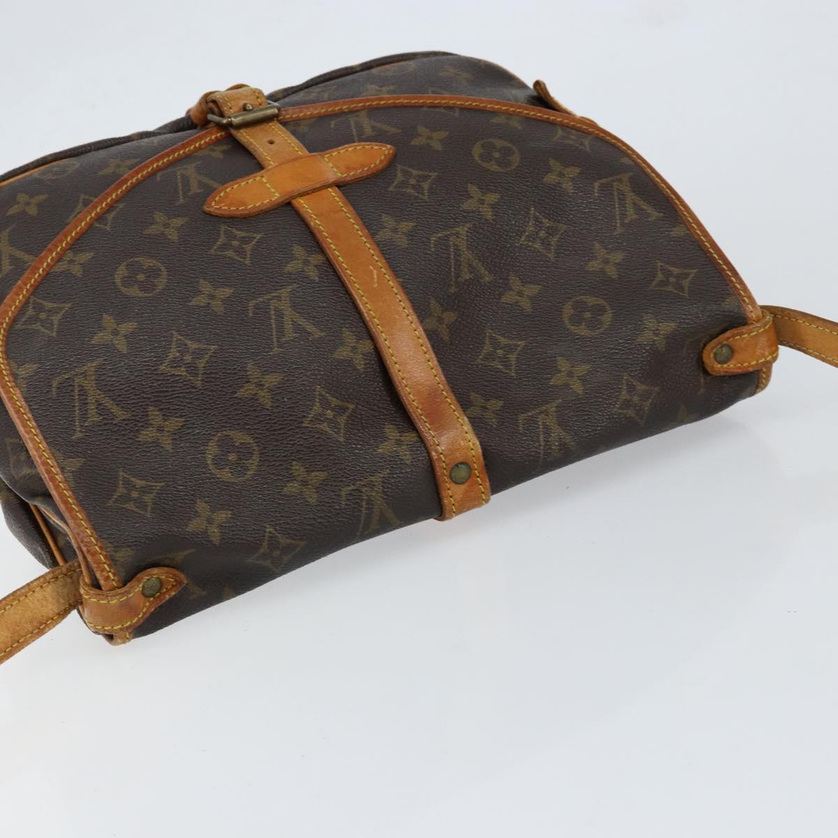 LOUIS VUITTON Monogram Saumur 30 Shoulder Bag M42256 LV Auth ka110