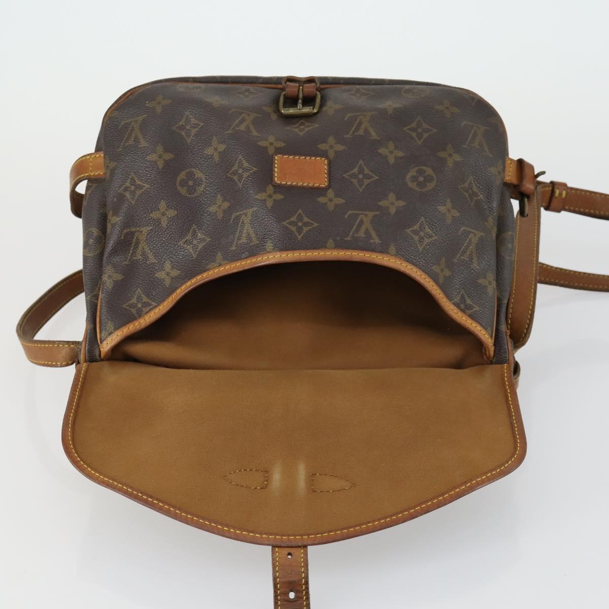 LOUIS VUITTON Monogram Saumur 30 Shoulder Bag M42256 LV Auth ka1380